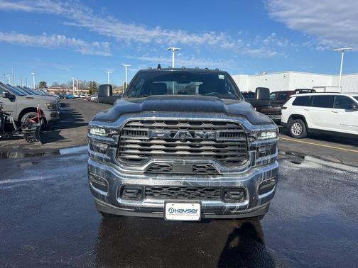 2025 RAM 2500 Tradesman Crew Cab 4x4 6'4' Box