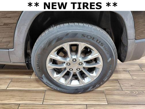 Diamond Black Crystal Pearlcoat 2019 Jeep Cherokee Latitude Plus