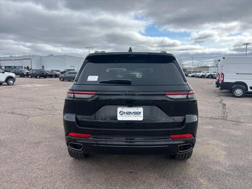 2025 Jeep Grand Cherokee Summit