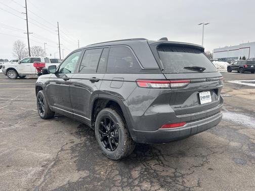 2026 Jeep Grand Cherokee Altitude