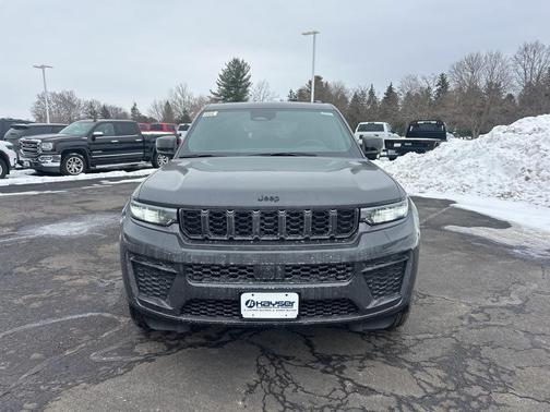 2026 Jeep Grand Cherokee Altitude