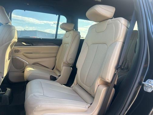 Rocky Mountain Pearlcoat 2023 Jeep Grand Cherokee L Limited