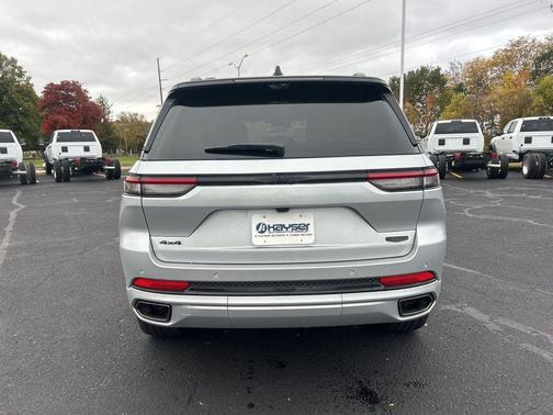 2025 Jeep Grand Cherokee Summit