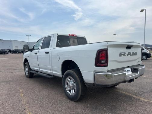 2025 RAM 2500 Tradesman Crew Cab 4x4 6'4' Box