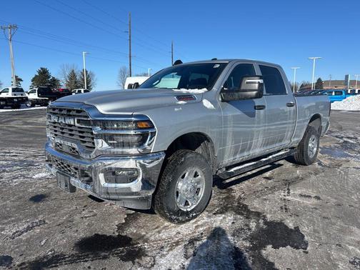 2026 RAM 2500 Tradesman Crew Cab 4x4 6'4' Box