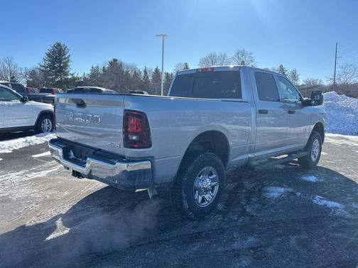 2026 RAM 2500 Tradesman Crew Cab 4x4 6'4' Box