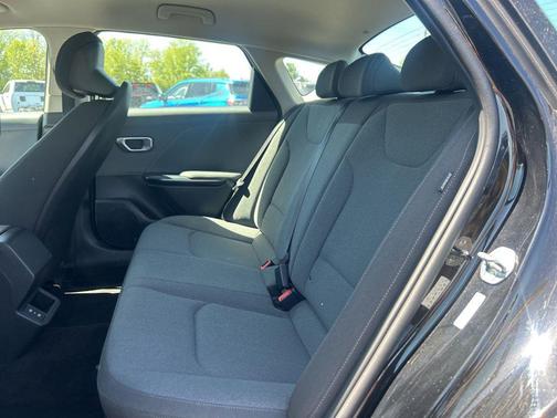 Aurora Black Pearl 2025 Kia K4 LXS