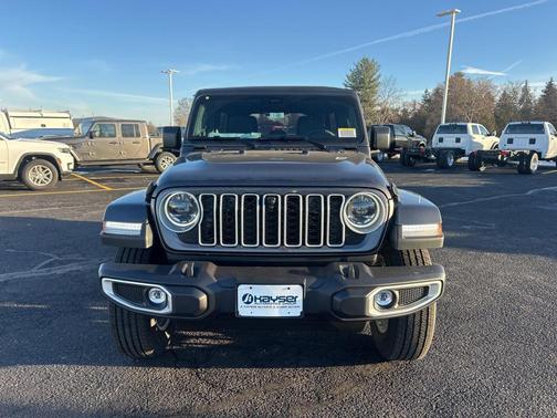 2026 Jeep Wrangler 4-Door Sahara 4x4
