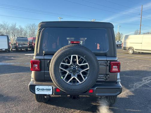 2026 Jeep Wrangler 4-Door Sahara 4x4