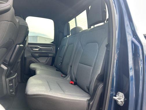 Patriot Blue Pearlcoat 2022 RAM 1500 Big Horn/Lone Star