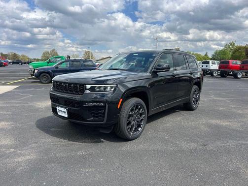 Diamond Black Crystal Pearlcoat 2026 Jeep Grand Cherokee L Summit