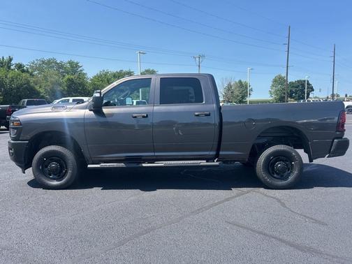 2025 RAM 2500 Tradesman Crew Cab 4x4 6'4' Box