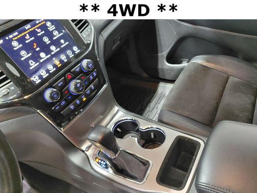 Bright White Clearcoat 2021 Jeep Grand Cherokee Laredo