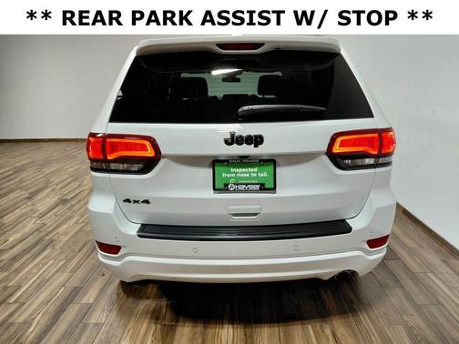 Bright White Clearcoat 2021 Jeep Grand Cherokee Laredo