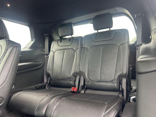 Diamond Black Crystal Pearlcoat 2026 Jeep Grand Cherokee L Limited