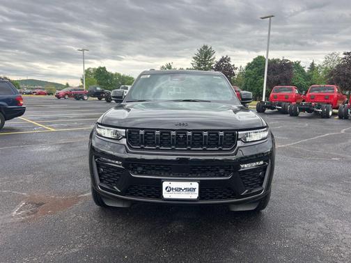 Diamond Black Crystal Pearlcoat 2026 Jeep Grand Cherokee L Limited