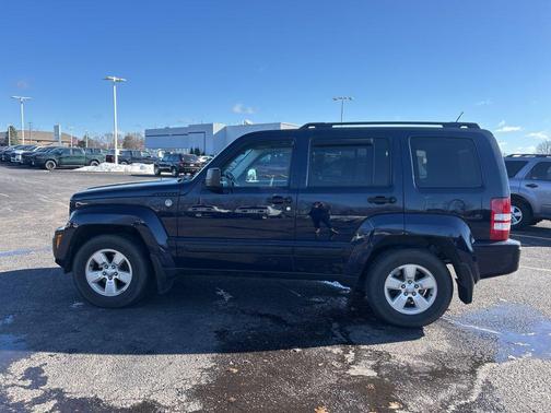 True Blue Pearlcoat 2012 Jeep Liberty Sport