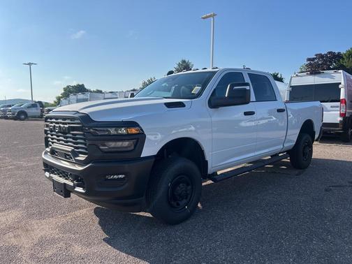 2025 RAM 2500 Tradesman Crew Cab 4x4 6'4' Box