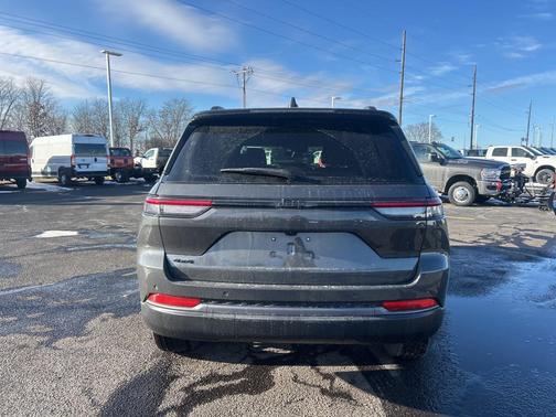 2026 Jeep Grand Cherokee Altitude