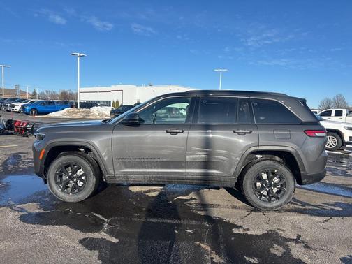 2026 Jeep Grand Cherokee Altitude