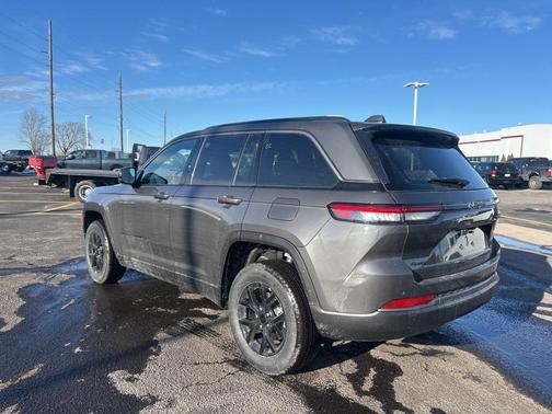 2026 Jeep Grand Cherokee Altitude