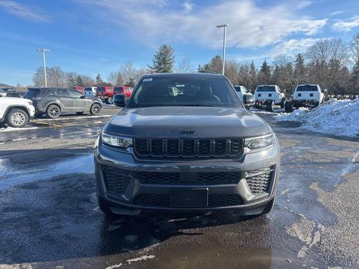2026 Jeep Grand Cherokee Altitude