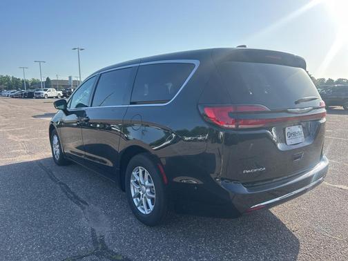 2025 Chrysler Pacifica L