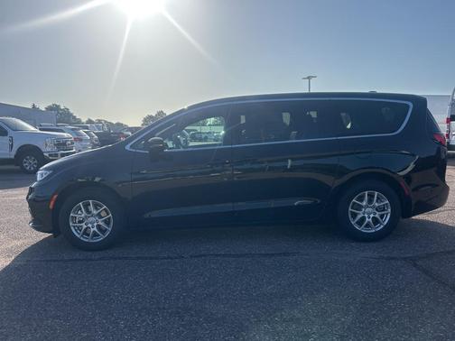 2025 Chrysler Pacifica L