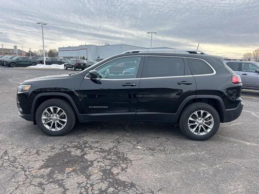 Diamond Black Crystal Pearlcoat 2019 Jeep Cherokee Latitude Plus