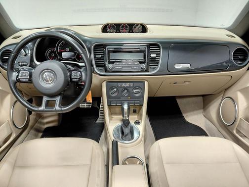 Tornado Red/Beige Roof 2014 Volkswagen Beetle DSG 2.0T R-Line