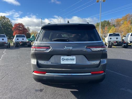 2025 Jeep Grand Cherokee L Laredo