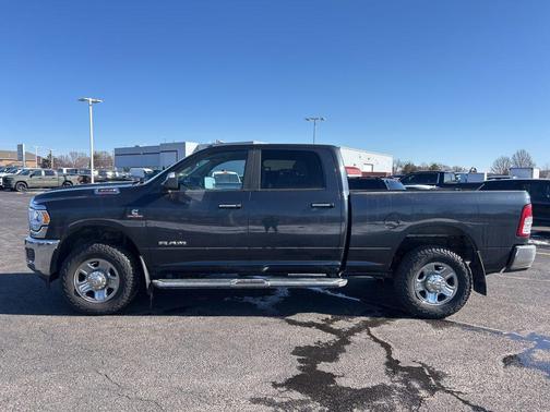 2019 RAM 3500 Big Horn Crew Cab 4x4 6'4' Box