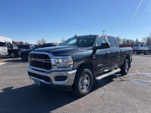 2019 RAM 3500 Big Horn Crew Cab 4x4 6'4' Box