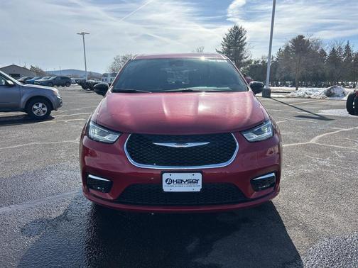 2026 Chrysler Pacifica L