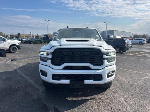 Bright White Clearcoat 2026 RAM 2500 Black Express Crew Cab 4x4 6'4' Box
