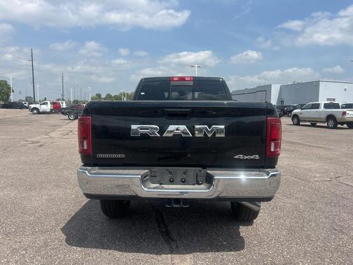 2025 RAM 2500 Big Horn Crew Cab 4x4 6'4' Box