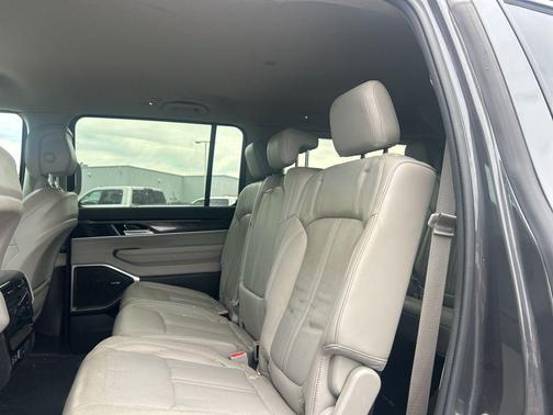 Baltic Gray Metallic Clearcoat 2022 Jeep Wagoneer Series I 4x4