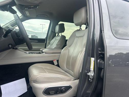 Baltic Gray Metallic Clearcoat 2022 Jeep Wagoneer Series I 4x4