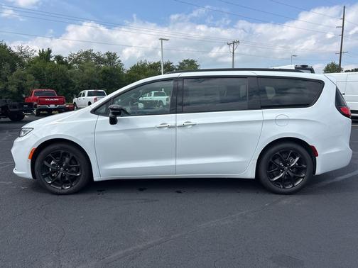 2026 Chrysler Pacifica Limited