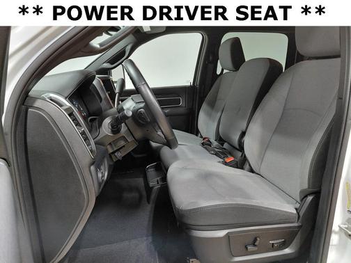 2024 RAM 3500 Big Horn Crew Cab 4x4 8' Box