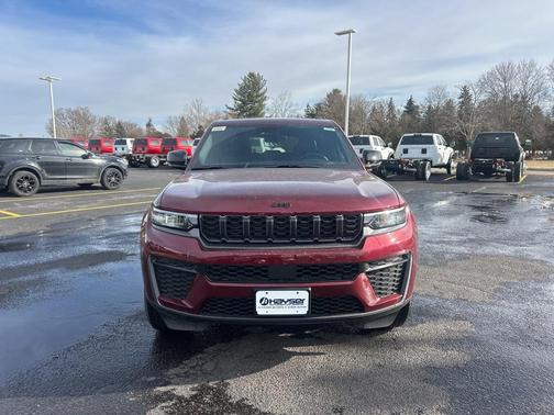 2026 Jeep Grand Cherokee Altitude
