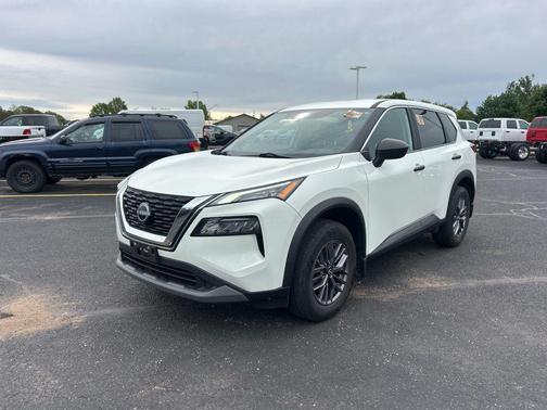 Glacier White 2023 Nissan Rogue S