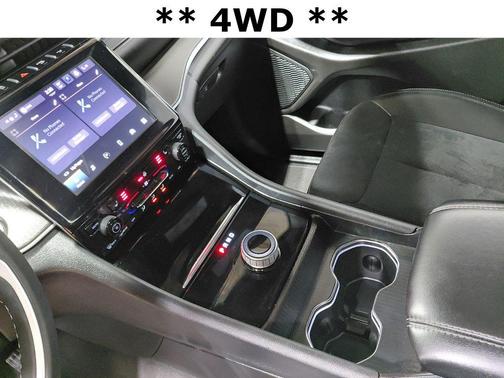 Diamond Black Crystal Pearlcoat 2024 Jeep Grand Cherokee Altitude