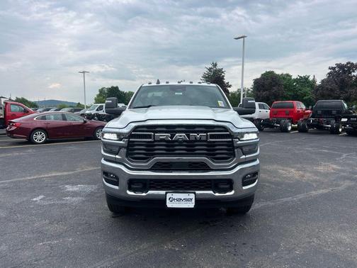 Bright White Clearcoat 2026 RAM 2500 Tradesman Regular Cab 4x4 8' Box