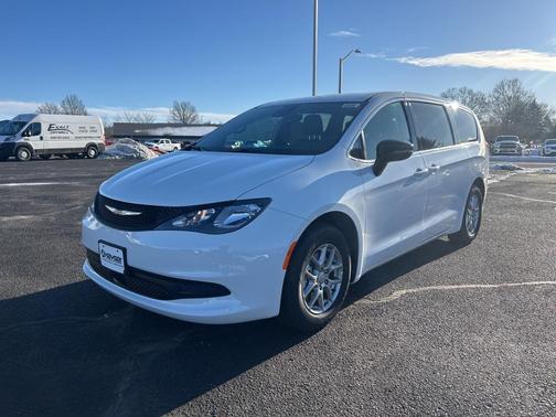 2026 Chrysler Voyager LX