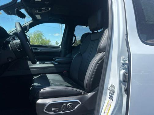 Bright White Clearcoat 2026 Jeep Grand Wagoneer Limited Reserve 4x4