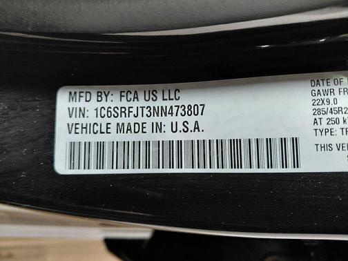 Diamond Black Crystal Pearlcoat 2022 RAM 1500 Laramie