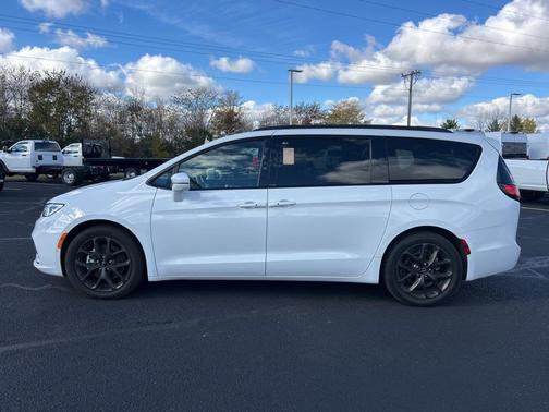 2022 Chrysler Pacifica Limited