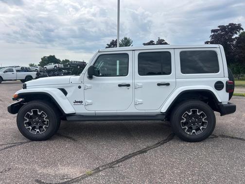 2025 Jeep Wrangler 4-Door Sahara 4x4