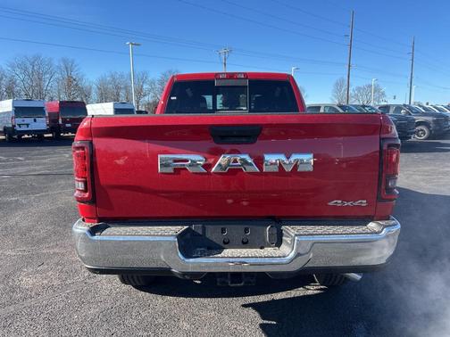 2026 RAM 2500 Tradesman Crew Cab 4x4 6'4' Box